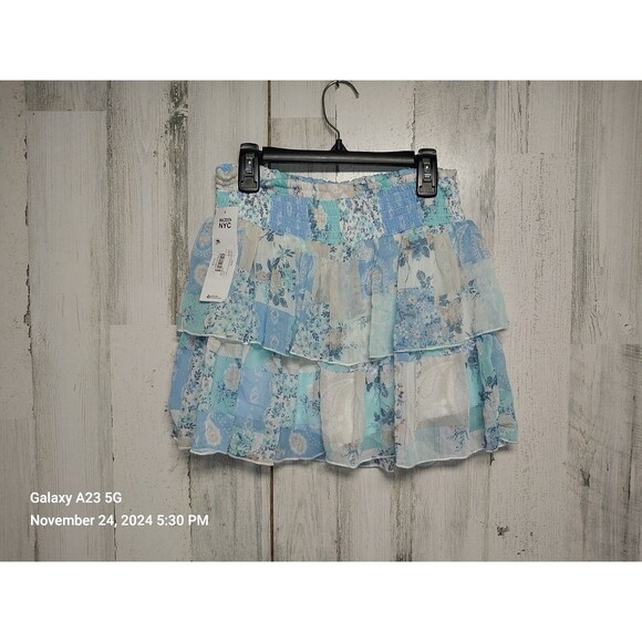MADDEN NYC Floral Smocked Double Ruffle Skort Small - Picture 2 of 7